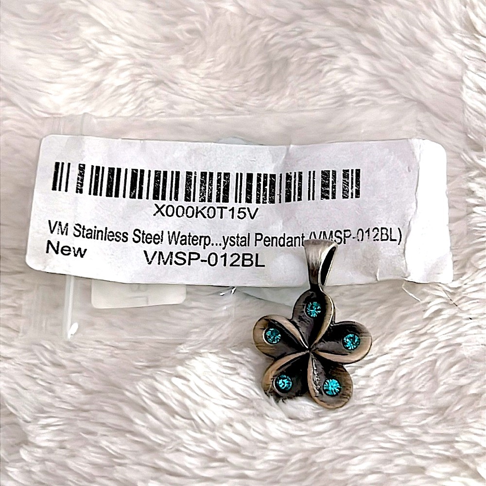 NWT 🌺 VM -WATERPROOF SILVER STAINLESS STEEL FLOWER PENDANT SLIDE w/BLUE CRYSTALS - Picture 6 of 8